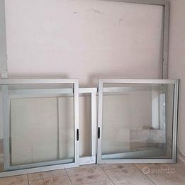 Porta finestra scorrevole in alluminio con telaio