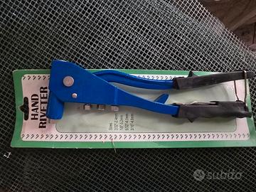 rivettatrice manuale