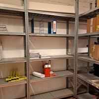 Scaffalatura ad incastro da magazzino