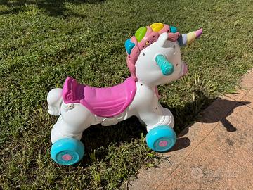 Unicorno con rotelle per bambini