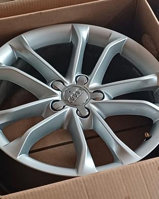 Cerchi lega originale Audi A3 Q3 Q2 s.line mis.18