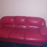 DIVANI ROSSI, MOBILE TV, PENSILI SALA