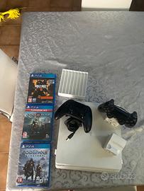 PlayStation 4 slim con 2 controller é 3 giochi