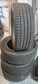 Gomme estive 215 55 R17 94W