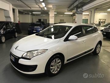 Renault MEGANE 1.5 dCi 110CV SporTour Wave