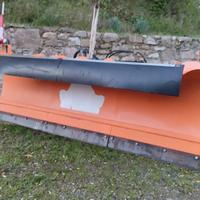 Spazzaneve per autocarro o trattore