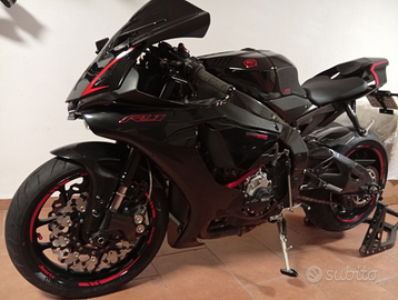 Yamaha R1 del 2015