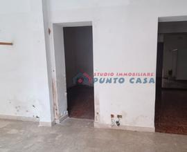 PRESSI VIA FARDELLA - Appartamento al pt da ristr