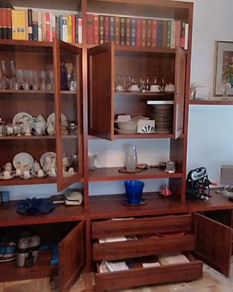 Credenza in legno massiccio