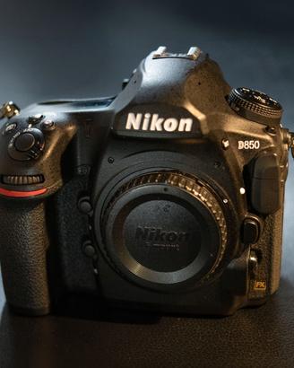 Nikon D850 solo 380 scatti come nuova