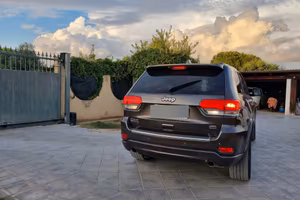  Jeep Grand Cherokee Overland