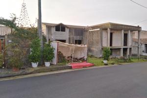 Area edificabile e casa in costruzione