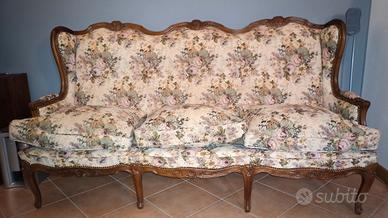 DIVANO STILE LIBERTY 