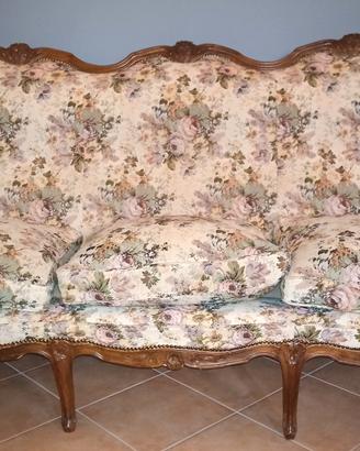 DIVANO STILE LIBERTY 
