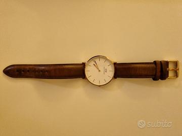 Orologio Daniel Wellington con cinturino in pelle