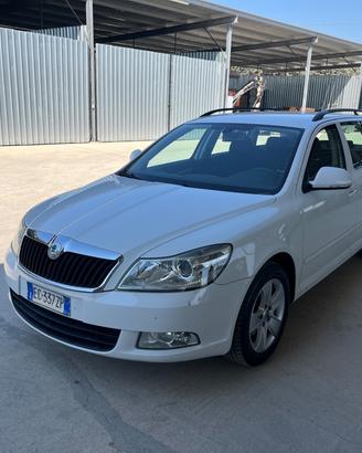 Skoda Octavia 1.6 TDI CR F.AP. Wagon Ambition