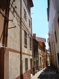 Palazzina indipendente nel cuore del borgo storico