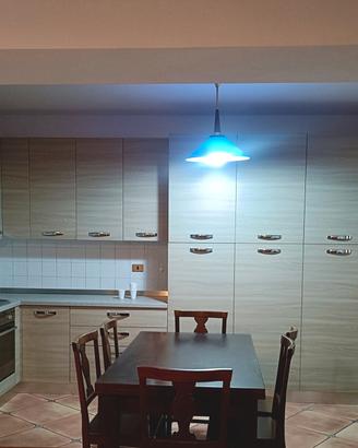 CUCINA COMPONIBILE AD ANGOLO IN OTTIME CONDI