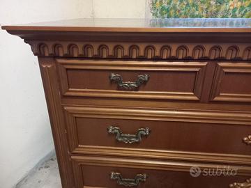 Cassettiera in legno classica – 129x54x90 