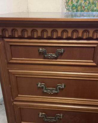 Cassettiera in legno classica – 129x54x90 