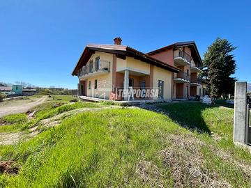 ELEGANTE VILLA DI OTTIME DIMENSIONI NUOVA COSTRUZI