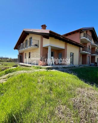 ELEGANTE VILLA DI OTTIME DIMENSIONI NUOVA COSTRUZI