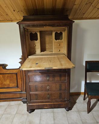 Secretaire antico in noce
