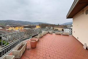 Appartamento di 154 m² con 3 locali e box auto a L