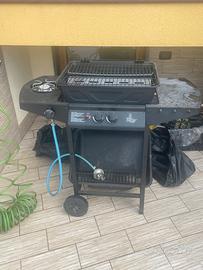 Barbecue a gas con fornello laterale