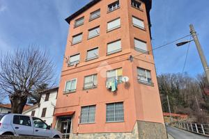 2 LOCALI A TORRIGLIA