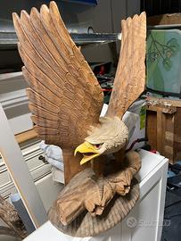 Aquila in legno