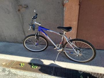 Mountain bike atala 26