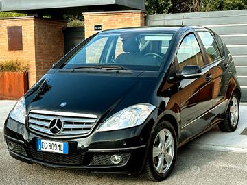MERCEDES A180(benz)-Pelle,Navi-RESTYLING-2010