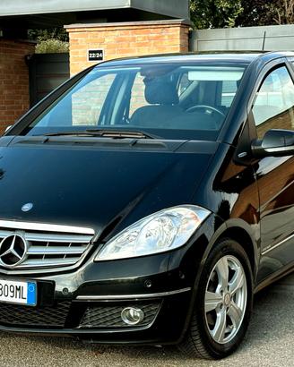MERCEDES A180(benz)-Pelle,Navi-RESTYLING-2010