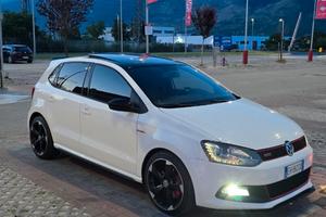 VOLKSWAGEN Polo 5ª serie - 2011