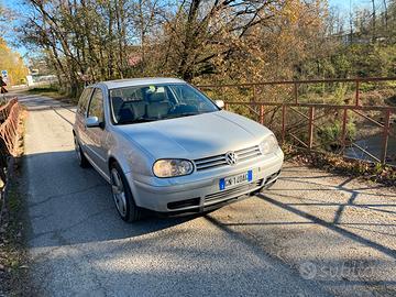 VOLKSWAGEN Golf 4ª serie - 2000