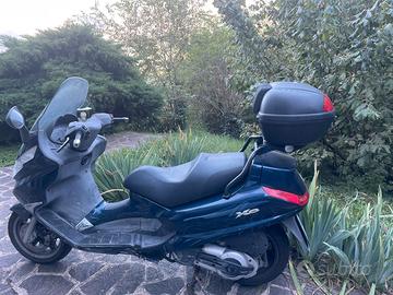 Scooter Piaggio x8 400