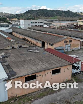 Immobile di 2545 m² a Palaia