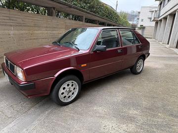 Lancia Delta 1100, interni recaro missoni 1990