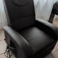 Poltrona con comandi.