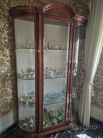 vetrina classica elegante in legno