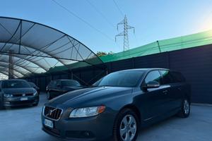 Volvo V70 2.4 D5 Summum