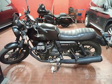 Moto Guzzi V7III stone anne 2017
