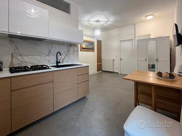 Monolocale vista mare