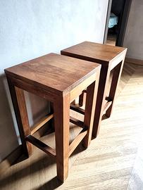 Coppia di sgabelli in legno massello di acacia