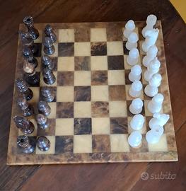 Scacchiera in alabastro 