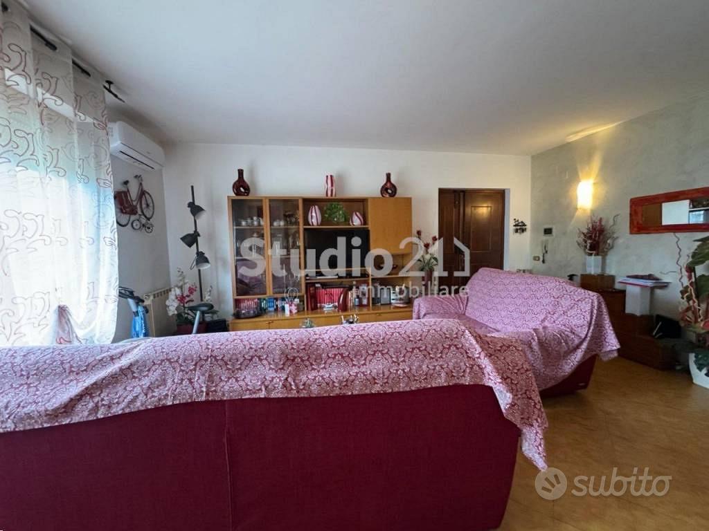 Appartamento di 100 m² con 5 locali e box auto a F - Vista 5