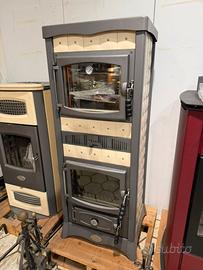 Stufa a legna con forno