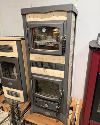 Stufa a legna con forno