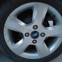 Cerchi e gomme Ford fiesta